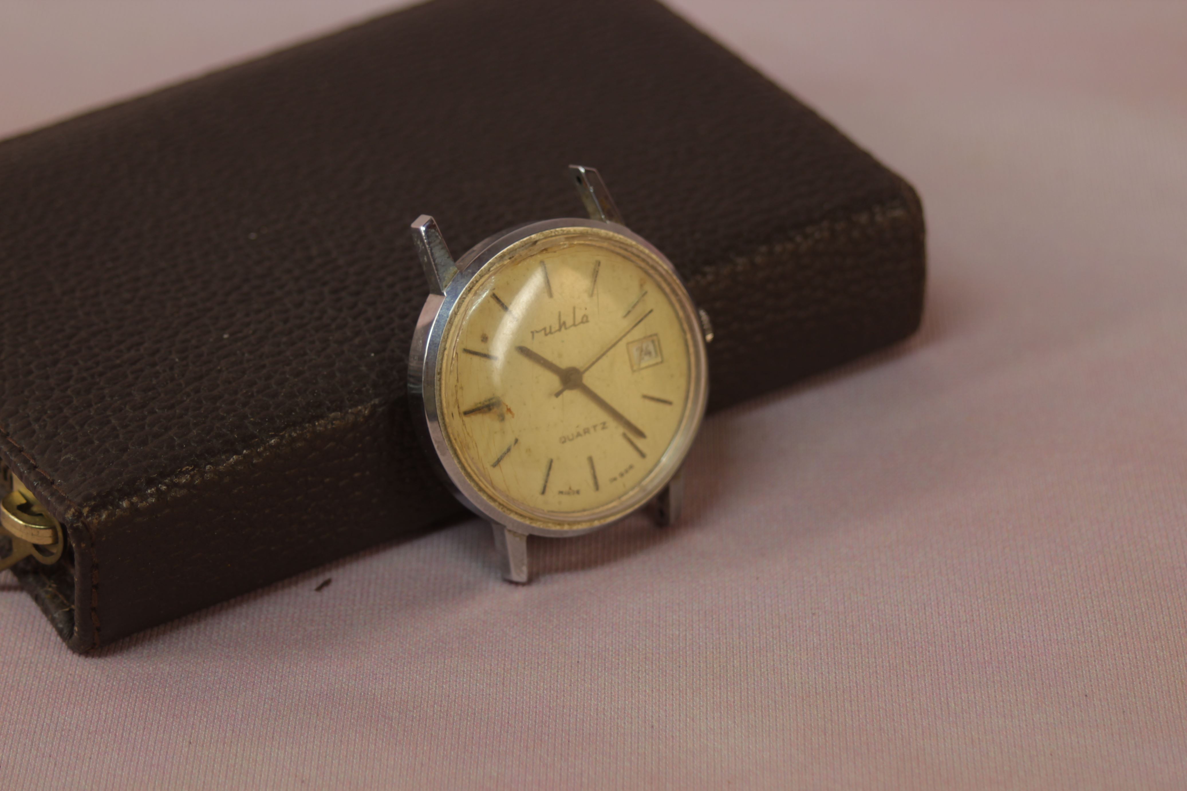 Uhrengehäuse ruhla – Onlineshop – Allerhand aus zweiter Hand