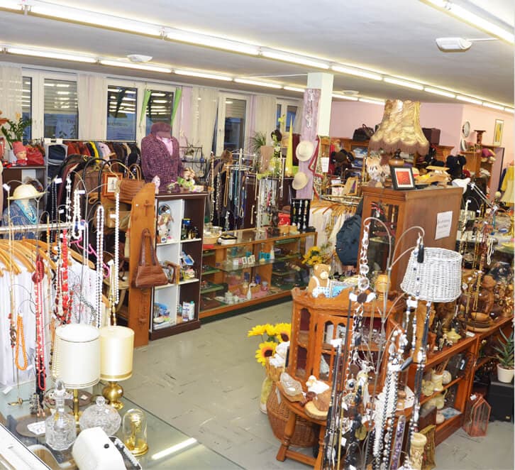 VintageKleidung und RetroMöbel im SecondHandLaden in Bottrop und Umgebung