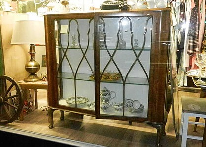 Vintage Vitrine